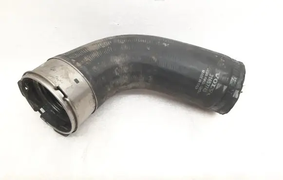 Volvo XC90 Intercooler hose/pipe 31657743