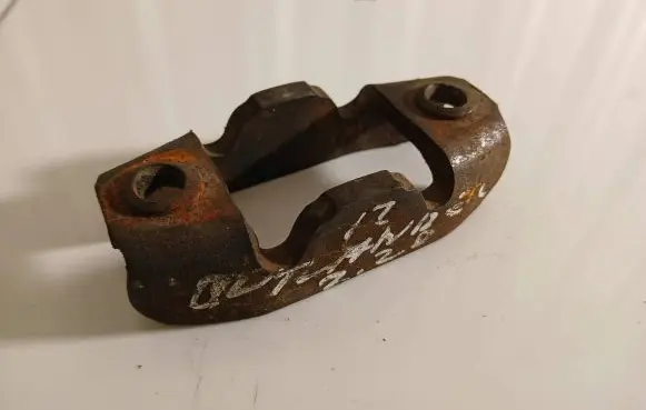 Mitsubishi Outlander Fuel Injector clamp holder