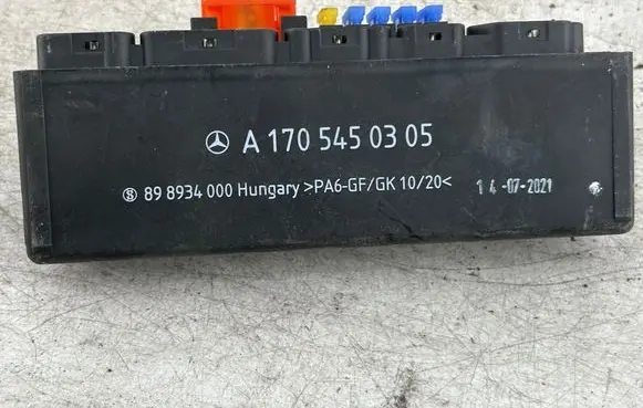 Mercedes-Benz SLK R170 Fuse module A1705450305 898934000