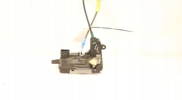Opel Zafira B Front door lock