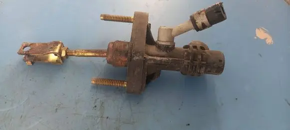 Toyota Yaris Verso Clutch master cylinder
