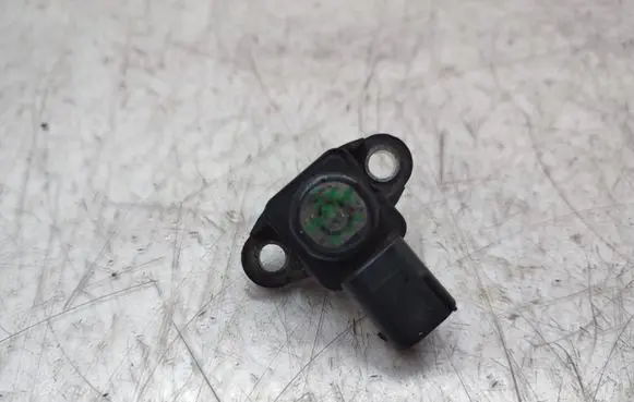 Mercedes-Benz R W251 Air pressure sensor A0051533028