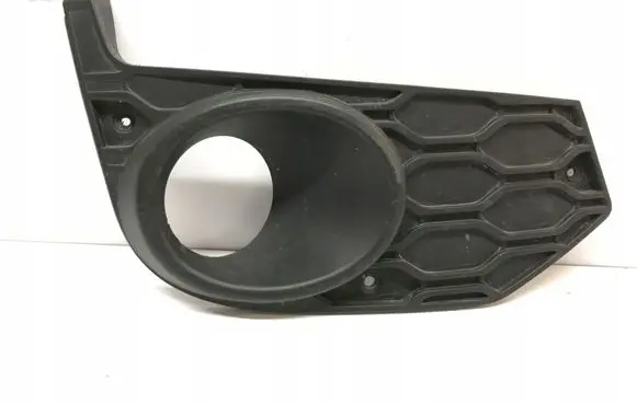 Iveco Daily 6th gen Front bumper lower grill