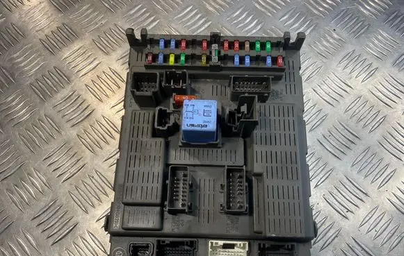 Citroen C8 Fuse module 1400310580