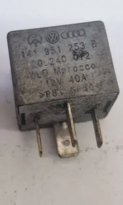 Volkswagen Polo III 6N 6N2 6NF Other relay 141951253B 20240002