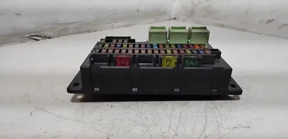 Mini One - Cooper R50 - 53 Fuse module 121134140202 518030317