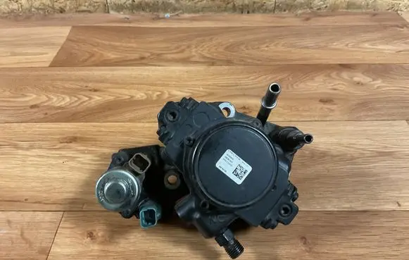 Ford C-MAX II Fuel injection high pressure pump 9424A050A 9687959180 0587997HER