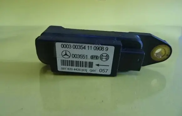 Mercedes-Benz C W203 Airbag deployment crash/impact sensor 0018204426