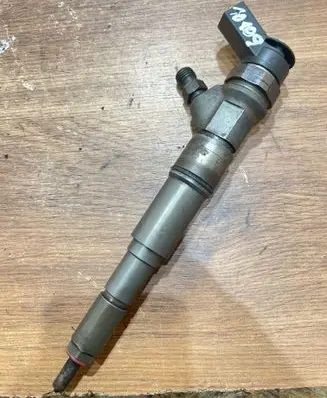 BMW 5 E60 E61 Fuel injector 0445110209 7794435
