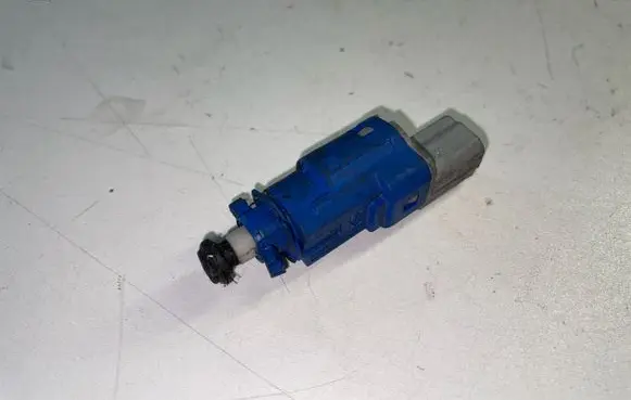 Renault Clio III Clutch pedal sensor 8200276359