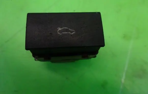 Audi A6 S6 C6 4F Tailgate/trunk/boot open switch 