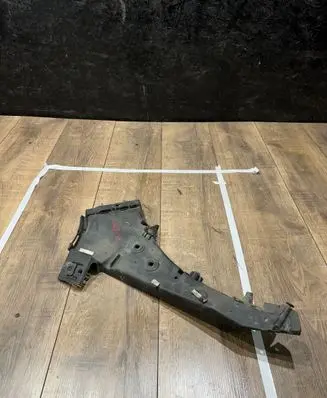 Audi Q7 4L Front bumper mounting bracket 4L0807284