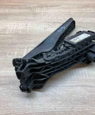 Volkswagen PASSAT B6 Accelerator throttle pedal 1K1721503L 6PV008600 WITHPLUG