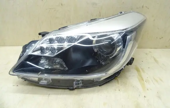 Toyota Yaris Headlight/headlamp