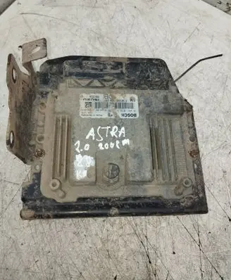 Opel Astra H Engine control unit/module 55560810 028101261