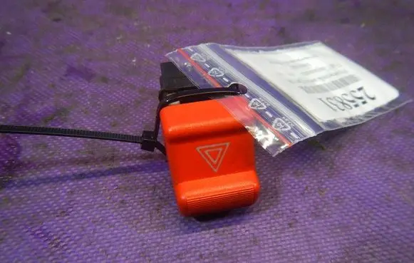 Fiat 500 Cinquecento Hazard light switch 