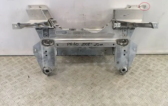 Peugeot 2008 II Front subframe 9825331880 9832719280