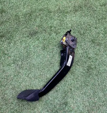 Volvo XC60 Brake pedal 32264703