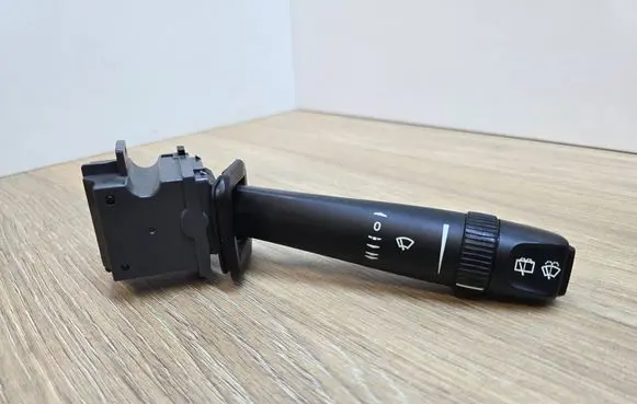 Volvo V70 Wiper control stalk 8691545