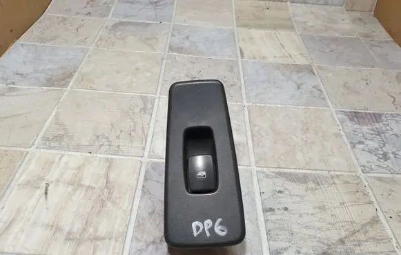 Chrysler Pacifica Electric window control switch 04685984AA 7744021