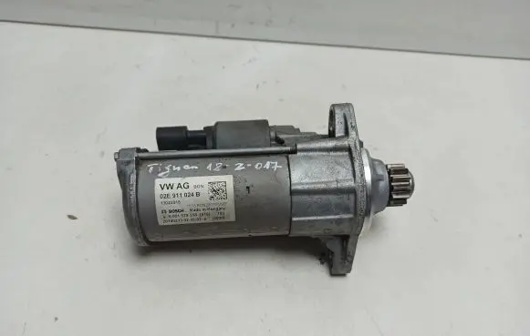 Volkswagen Tiguan Starter motor 02E911024B
