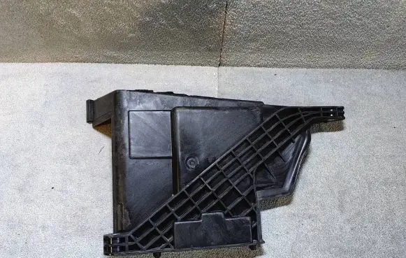 Battery tray