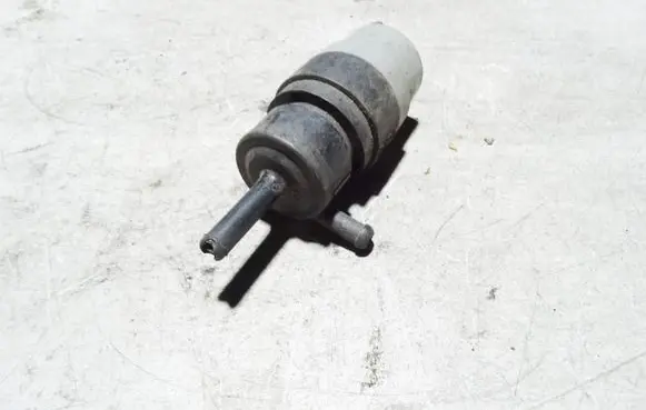 Audi 80 90 S2 B4 Windscreen/windshield washer pump 431955651