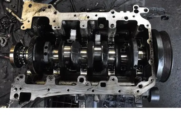 BMW 5 E60 E61 Engine block N47D20C