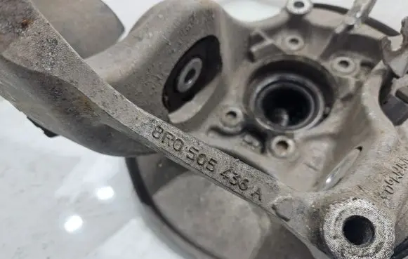 Audi Q5 SQ5 Rear wheel hub spindle/knuckle 8R0505436A