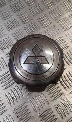 Mitsubishi Pajero Sport I Original wheel cap mb816581