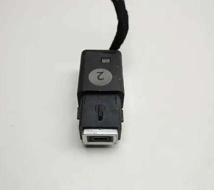 Peugeot 208 I USB socket connector 98313771VV 9831377180