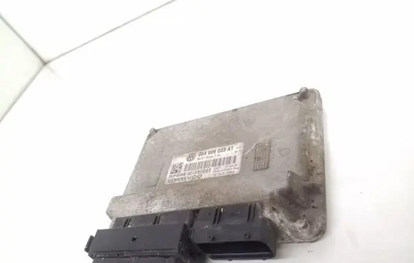 Volkswagen PASSAT B6 Engine control unit/module 06A906033AT 5WP4045802