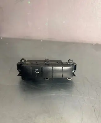 Mercedes-Benz B W245 Parking (PDC) sensor switch 1698208210 33460302 30071110341788