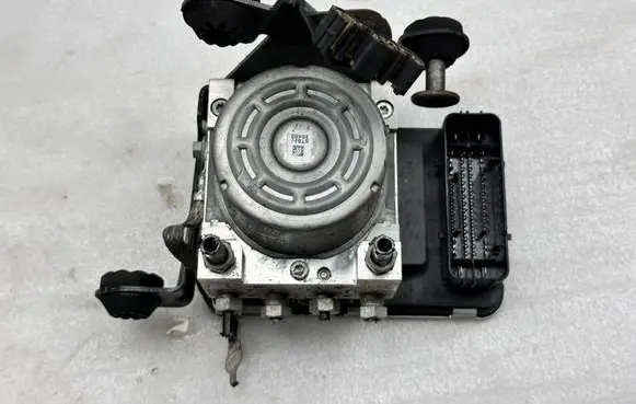Volvo XC90 ABS Pump 31451210