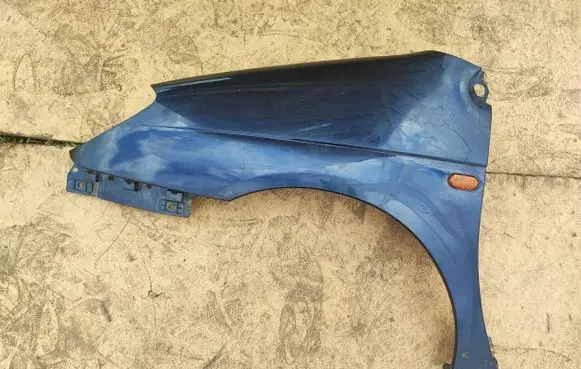 Renault Scenic I Fender 7700422175