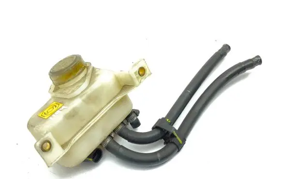 Brake fluid reservoir