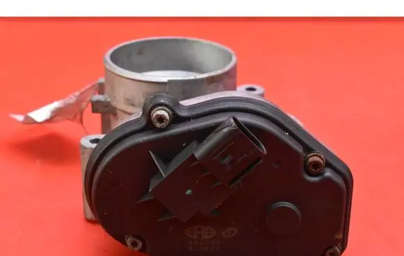Ford Focus C-MAX Throttle body valve 