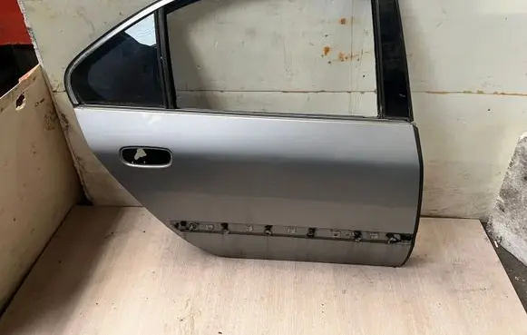 Peugeot 607 Rear door