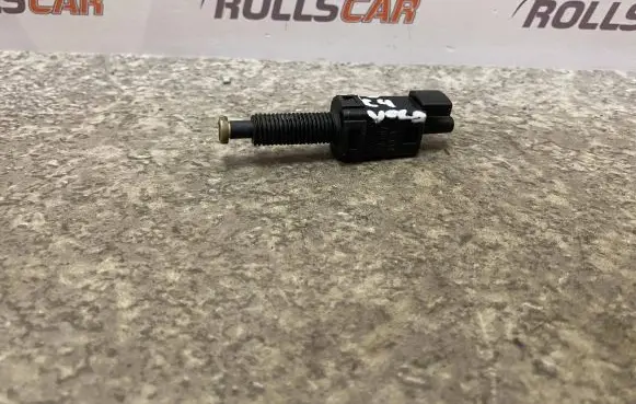 Audi A6 S6 C4 4A Brake pedal sensor switch 811907343B
