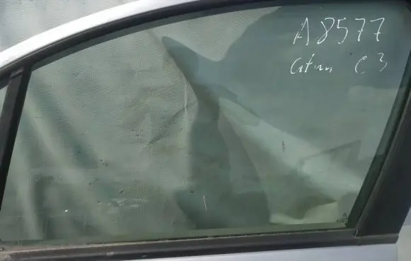 Citroen C3 Front door window glass four-door as2