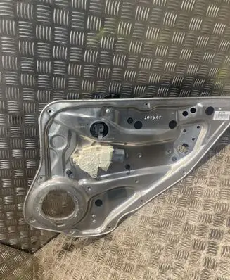 Mercedes-Benz C W204 Rear window lifting mechanism without motor A2047300879 2047300879