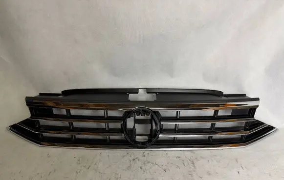 Volkswagen PASSAT B8 Front bumper upper radiator grill 3G0853653N
