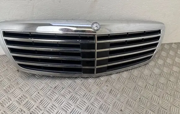 Mercedes-Benz S W221 Front grill 2218800283 A2218880011
