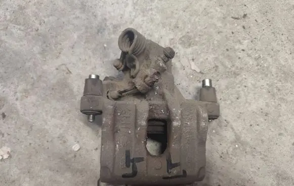Volvo C30 Rear brake caliper