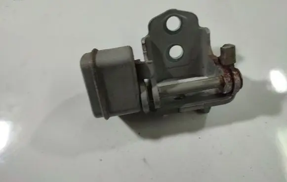 Peugeot 207 Front door upper hinge 