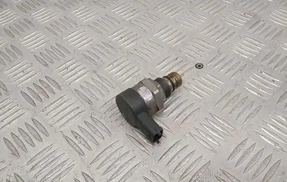 Volvo XC60 Fuel pressure sensor 31216313