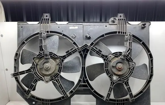 Nissan X-Trail T30 Electric radiator cooling fan 