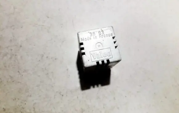 Peugeot 405 Other relay 73605902