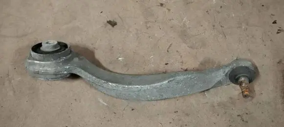 Mercedes-Benz CLS C218 AMG Front lower control arm/wishbone A2183310100