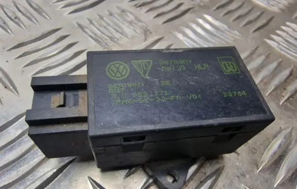Volkswagen Touareg I Seat heating relay 7L0959772